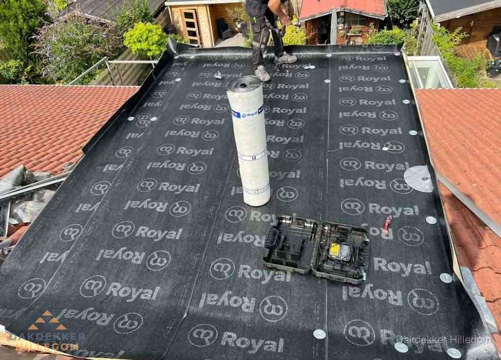 Dakrenovatie met Royal onderdak op plat dak in Hillegom